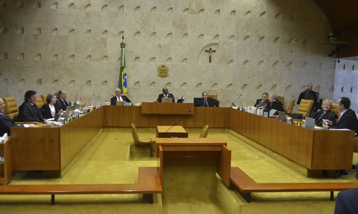 Brasília - O STF começa a julgar os embargos infringentes no processo do mensalão dos réus José Dirceu; Delúbio Soares; José Genoino;Kátia Rabello; e José Roberto Salgado (José Cruz/Agência Brasil)