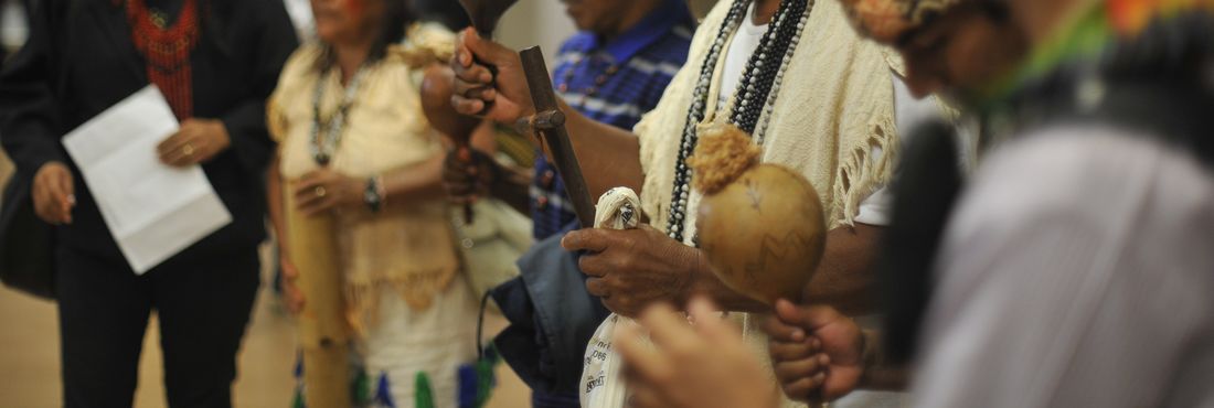 Situação dos Guarani-Kaiowá em Mato Grosso do Sul Liderancas indigenas participam de reunião com parlamentares e representantes dos fazendeiros para discutir a situação dos índios guarani-kaiowá no Mato Grosso do Sul