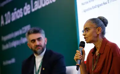 Rio de Janeiro (RJ), 22/05/2025 – A ministra do Meio Ambiente e Mudança do Clima, Marina Silva, participa do Congresso das Universidades Ibero-americanas – Os 10 anos da Laudato Si’ Preparatório para COP30: Dívida Ecológica e Esperança Pública, na PUC-Rio. Foto: Fernando Frazão/Agência Brasil