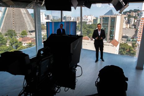 Tomaz Silva/Agência Brasil A TV Brasil, da Empresa Brasil de Comunicação (EBC), inaugura nesta segunda-feira (16) novo estúdio na reestreia do Repórter Brasil Tarde