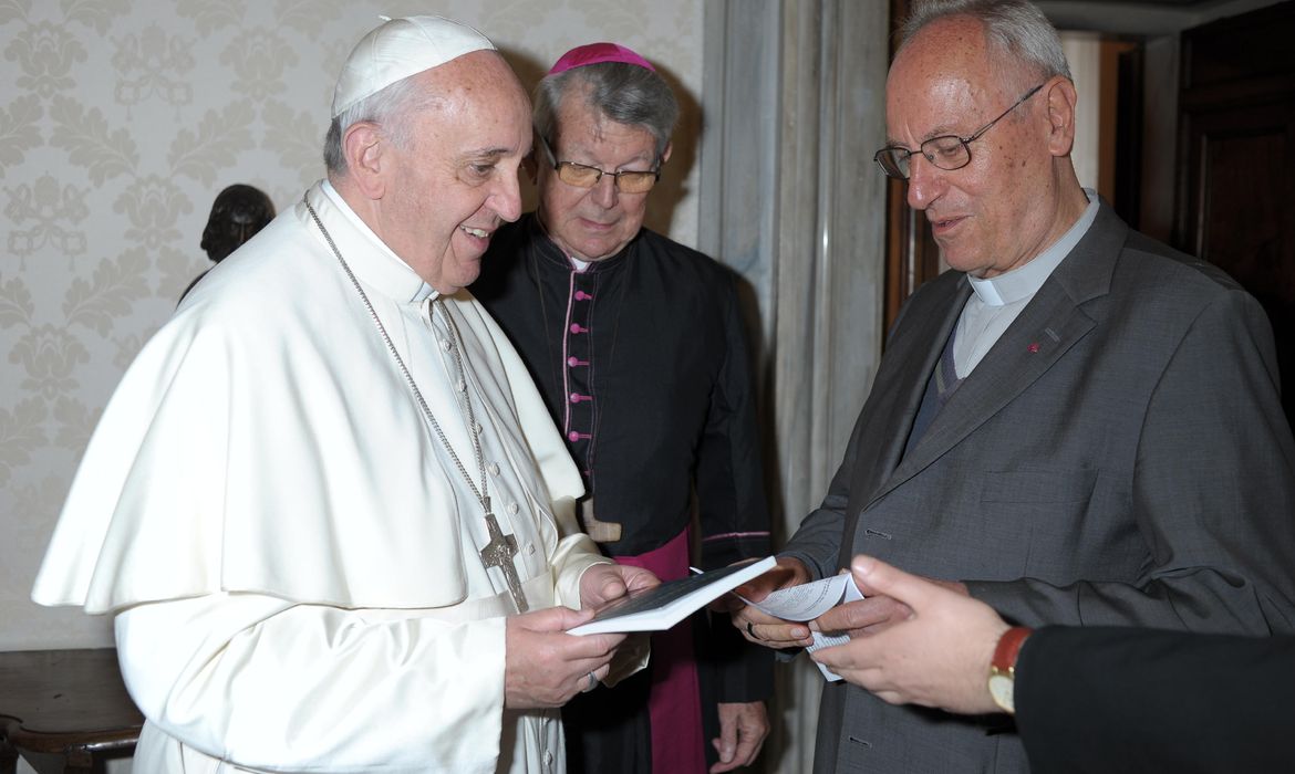 Papa Francisco se reúne com representantes do Cimi