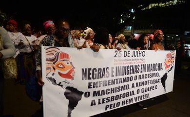 São Paulo - Marcha das Mulheres Negras contra o racismo, o machismo, o genocídio e a lesbofobia, lembra Dia Internacional da Mulher Negra, na região central da capital paulista (Rovena Rosa/Agência Brasil)
