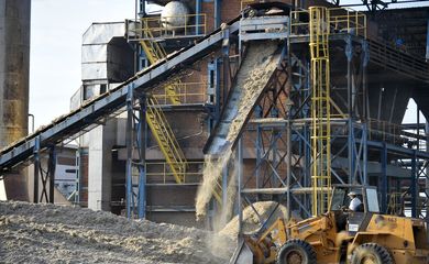 Usina de processamento de açúcar