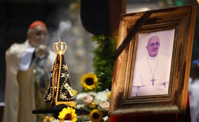 Rio de Janeiro (RJ), 21/04/2025 – O arcebispo do Rio de Janeiro, Cardeal Dom Orani João Tempesta, celebra missa em sufrágio do Papa Francisco na Catedral Metropolitana. Foto: Fernando Frazão/Agência Brasil