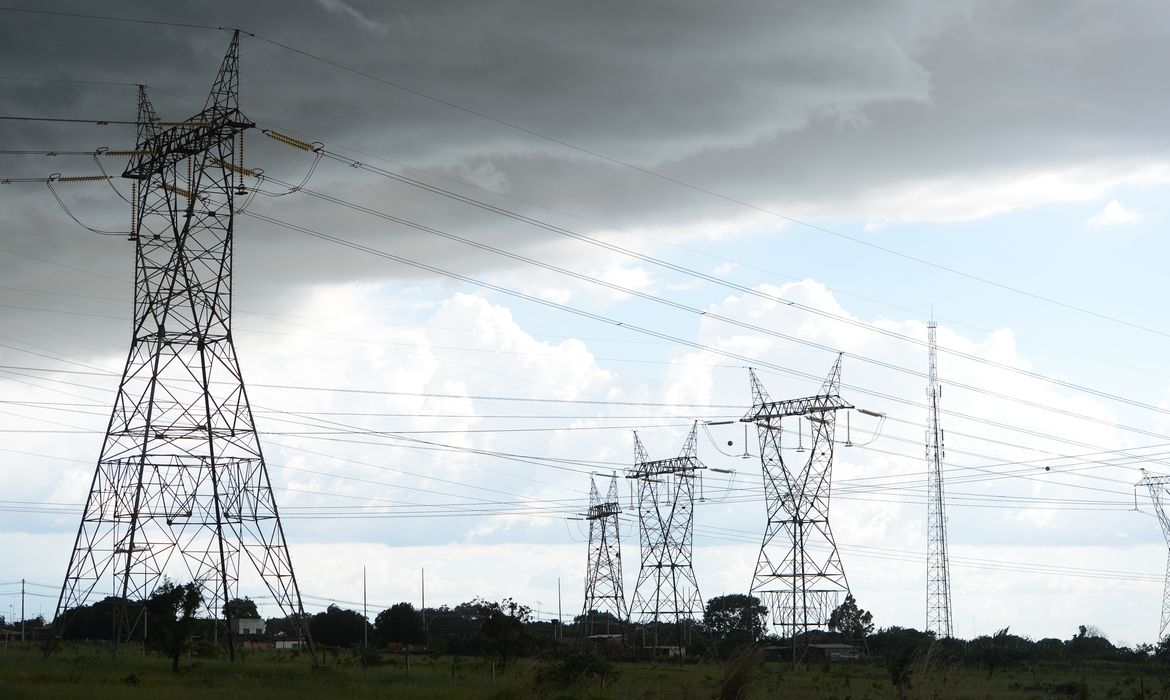 Linhas de transmissão de energia do sistema elétrico nacional 