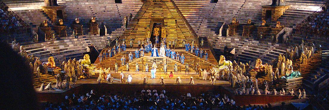 Ópera Aída, de Giuseppe Verdi, encenada na Arena de Verona