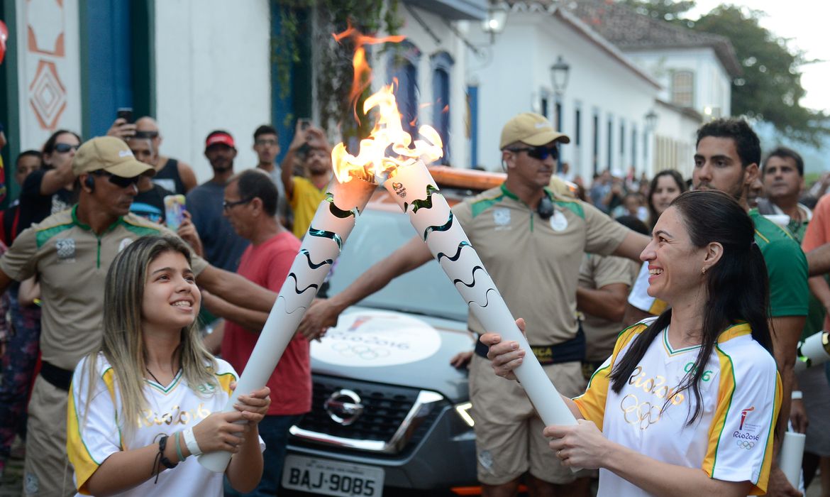 Paraty (RJ) - A chama olímpica chegou ao estado do Rio de Janeiro depois de viajar por todo o Brasil. A primeira cidade fluminense a receber a tocha foi Paraty, no sul do estado  (Tomaz Silva/Agência Brasil)