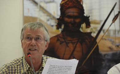 A Comissão Pastoral da Terra (CPT) divulga o relatório Conflitos no Campo 2013. Na foto, o presidente da CPT, dom Enemésio Lazaris (Fabio Rodrigues Pozzebom/Agência Brasil)