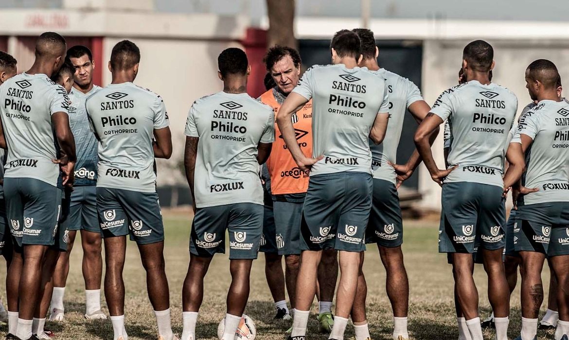 O Santos fecha nesta quinta-feira (24) a participação dos clubes brasileiros na quarta rodada da Fase de Grupos da Copa Libertadores. O Peixe vai encarar o Delfín (EQU) fora de casa, no estádio Jocay, na cidade de Manta, no Equador,