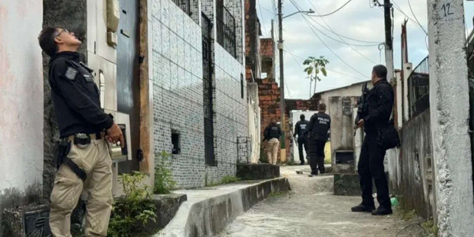 Ação contra o Comando Vermelho prende 35 na Bahia; 1 pessoa foi morta