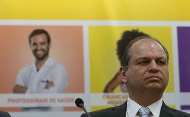 Brasília - O ministro da Saúde, Ricardo Barros, lança a Campanha Nacional de Vacinação contra a Gripe (José Cruz/Agência Brasil)