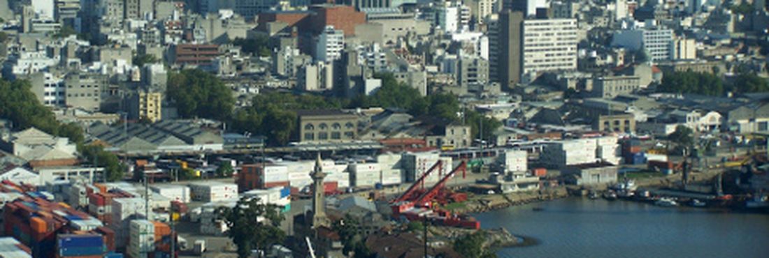 Vista aérea da cidade de Montevideo