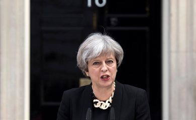 Primeira-ministra Theresa May fala à imprensa sobre atentado ontem em Londres