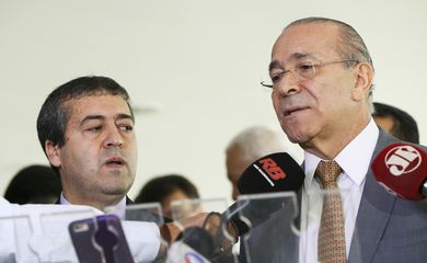 Brasília - O Ministro do Trabalho, Ronaldo Nogueira, e o ministro-chefe da Casa Civil, Eliseu Padilha, durante entrevista após reunião com sindicalistas no Palácio do Planalto (Marcelo Camargo/Agência Brasil)