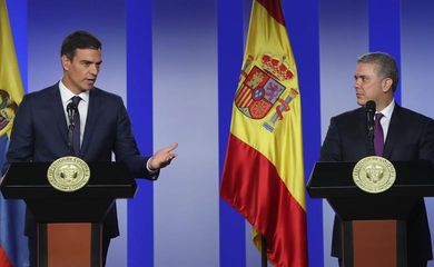 O presidente do governo da Espanha Pedro Sánchez e o presidente da Colômbia Iván Duque, em Bogotá