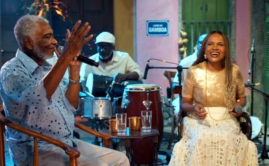 Rio de Janeiro (RJ), 09/01/2025 - Nelson Rufino e Teresa Cristina no programa Samba na Gamboa, da TV Brasil. Frame: TV Brasil/Divulgação