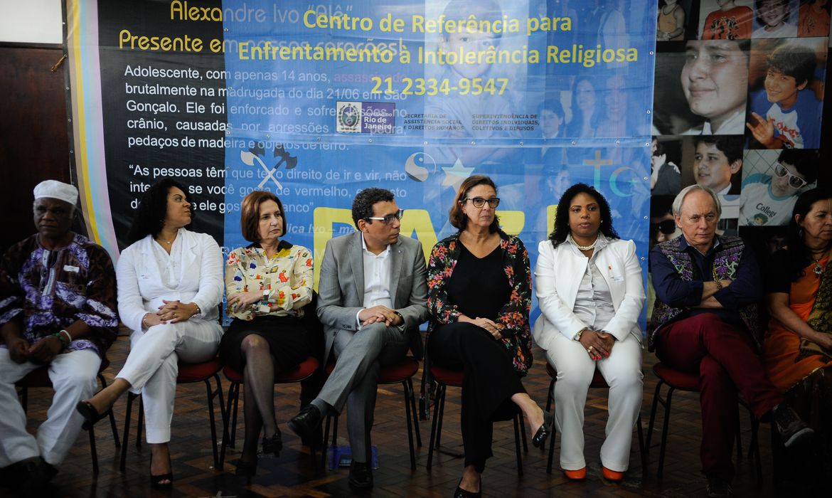 Novos membros do Grupo de Trabalho de Enfrentamento à Intolerância e Discriminação Religiosa, tomam posse no Rio (Tomaz Silva/Agência Brasil)