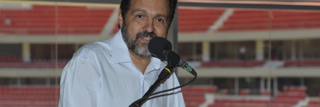Brasília – O governador do Distrito Federal, Agnelo Queiroz, na cerimônia de inauguração do Estádio Nacional de Brasília