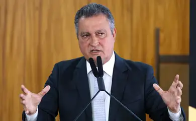 Brasília (DF) 06/05/2024 O ministro chefe da Casa Civil, Rui Costa, durante solenidade de assinatura de convênios para realização da COP30 em Belém entre a Itaipu Binacional, Governo do Pará e Prefeitura de Belém no Palácio do Planalto Foto: Fabio Rodrigues-Pozzebom/ Agência Brasil