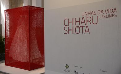Exposição da artista japonesa Chiharu Shiota no CCBB-RJ