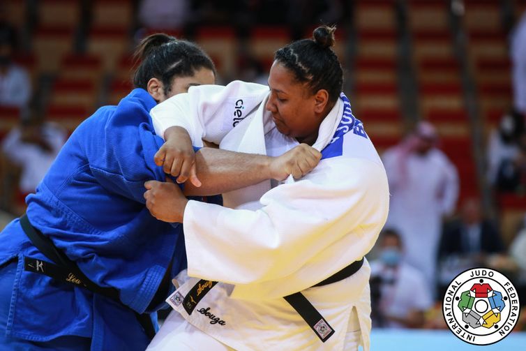 Beatriz Souza é ouro no Grand Slam de Abu Dhabi,m em novembro de 2021 - categoria até 71 kg