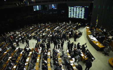 Sessão do Plenário da Câmara dos Deputados debate a minirreforma eleitoral (Wilson Dias/Agência Brasil)