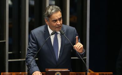 Brasília - Senador Aécio Neves retoma as atividades parlamentares no Senado (Wilson Dias/Agência Brasil)