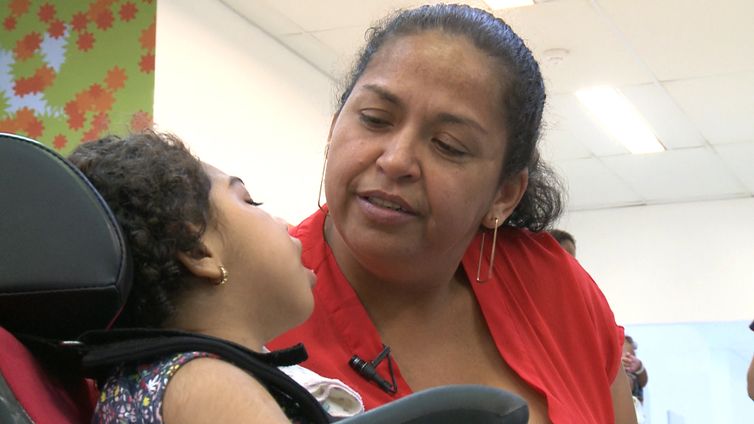Lucena deixou de ter trabalho fixo quando a filha nasceu com microcefalia