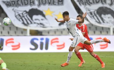 Inter perde oportunidade contra Santos desfalcado
