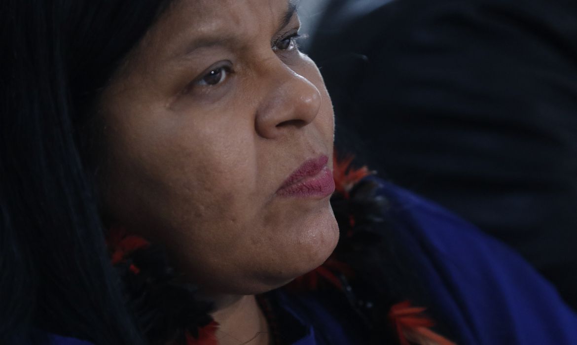 A ministra dos Povos Indígenas, Sônia Guajajara, fala sobre o atendimento ao povo Yanomami no Distrito Sanitário Especial Indígena Yanomami. 