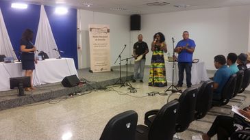 Dhi Ribeiro canta na festa de 59 anos da Rádio Nacional de Brasília