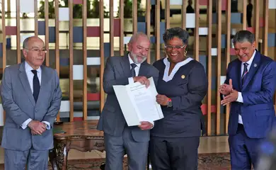 Brasília (DF), 13/06/2025 - Presidente da República, Luiz Inácio Lula da Silva, e a primeira-ministra de Barbados, Mia Mottley, durante Sessão Plenária da Cúpula Brasil-Caribe, no Palácio Itamaraty. Foto: Antonio Cruz/Agência Brasil