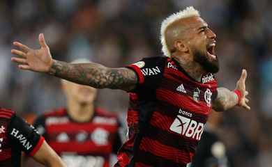Vidal marca  na vitória do Flamengo contra o Botafogo - Nilton Santos - em 28/08/2022