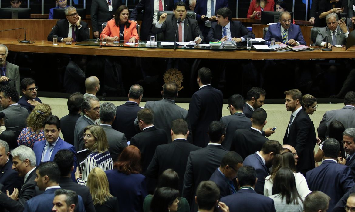 Presidente do Congresso, Davi Alcolumbre, preside sessão que analisa veto sobre orçamento impositivo