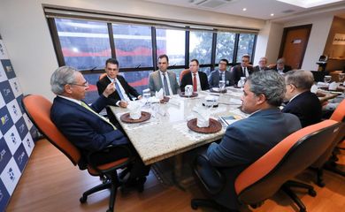 Agora, o ministro Paulo Guedes participa de encontro com representantes da @UnecsOficial