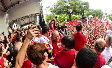 Lula fez discurso para, pelo menos, 12 mil pessoas em Fortaleza