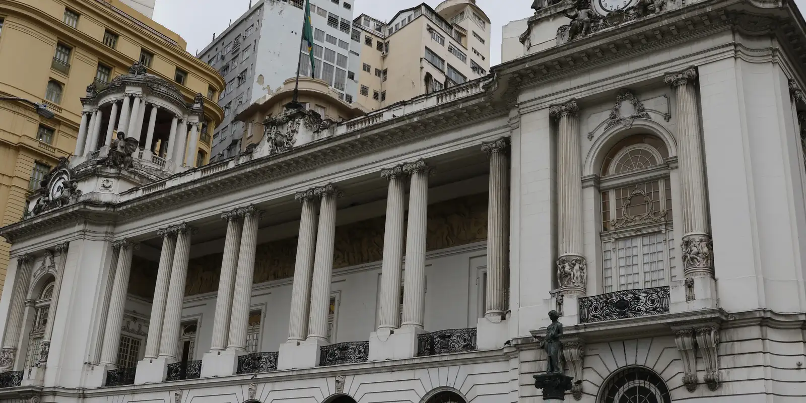 Projeto que veta homenagem a escravocratas é aprovado no Rio