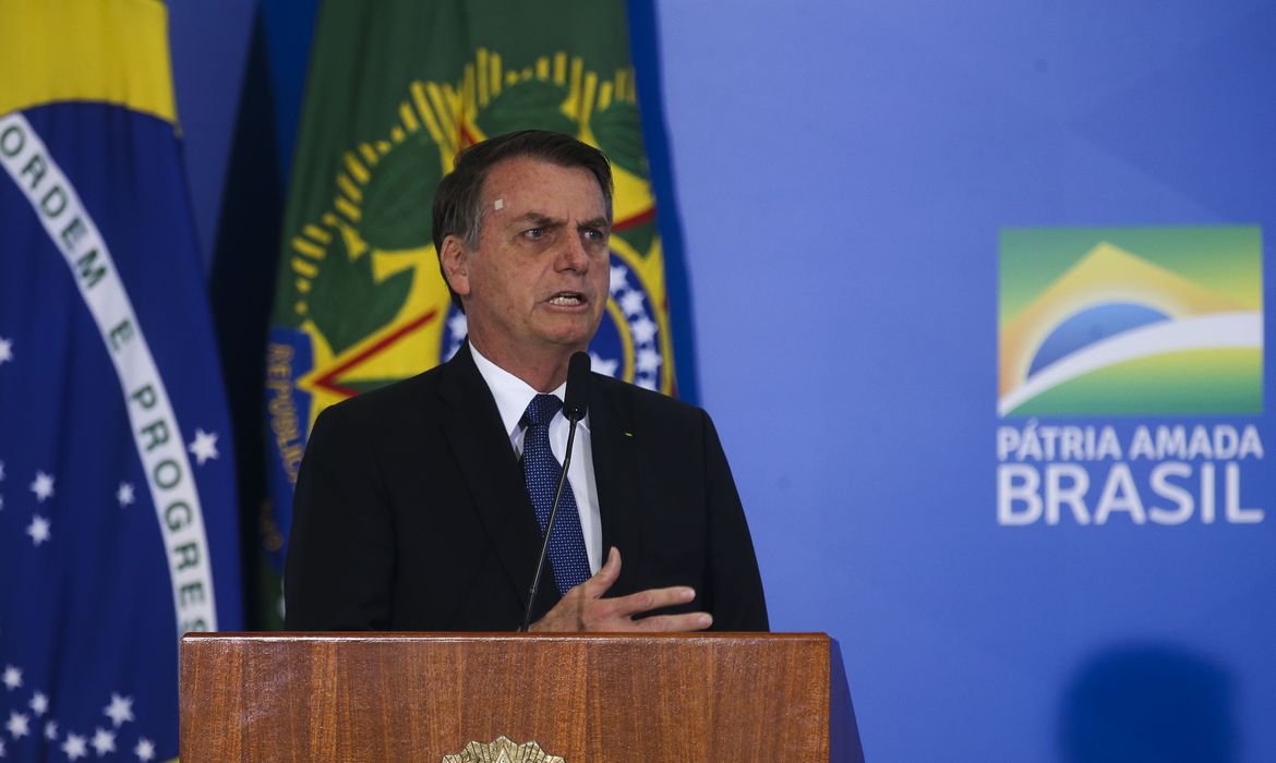 O presidente Jair Bolsonaro preside Solenidade de Lançamento de Linha de Crédito do BNDES para Organizações Filantrópicas.