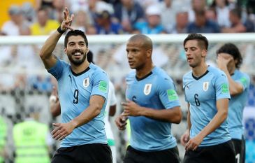 Uruguai e Rússia buscam primeira colocação no grupo A
