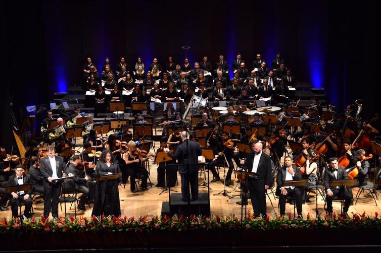 Composição de Giuseppe Verdi, baseada na obra de Victor Hugo, “Ernani” foi apresentada em forma de concerto, em quatro partes