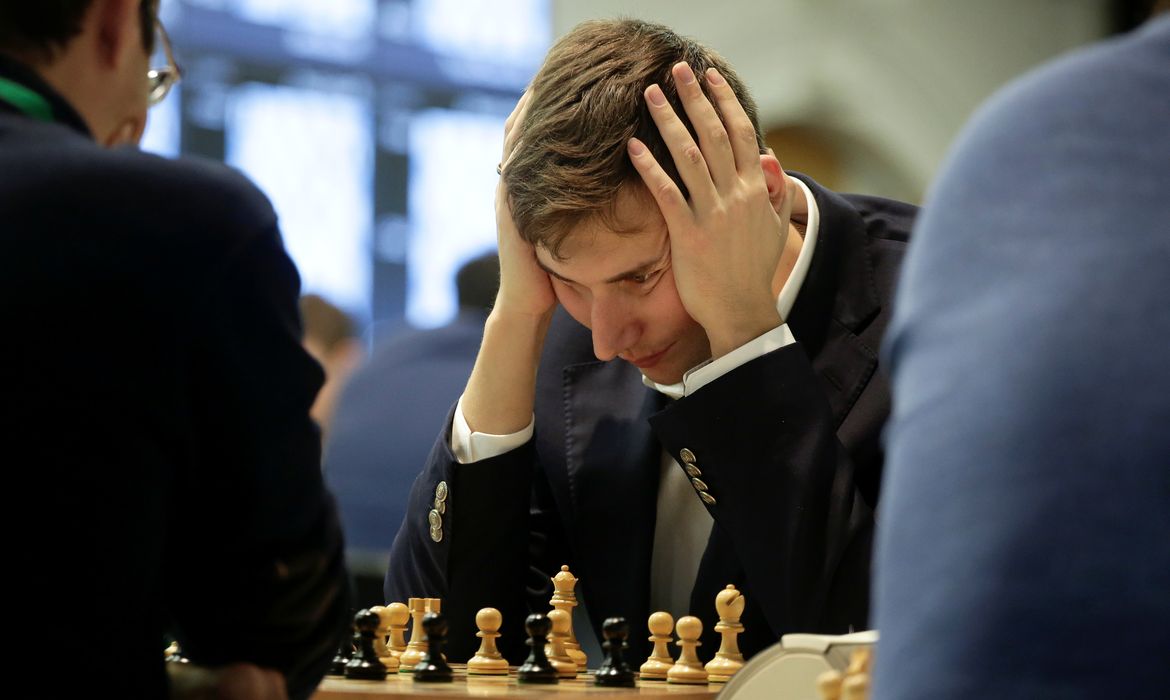 Grão-mestre russo de xadrez Sergey Karjakin