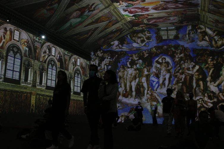Exposição imersiva Michelangelo: O Mestre da Capela Sistina no MIS Experience, na Água Branca.