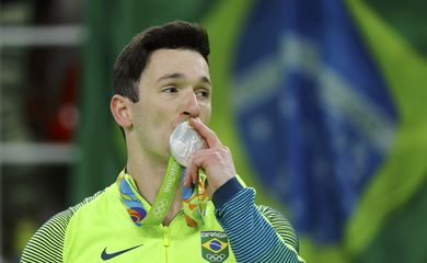 Diego Hypólito venceu a medalha de prata na Rio 2016 na prova de solo da ginástica artística