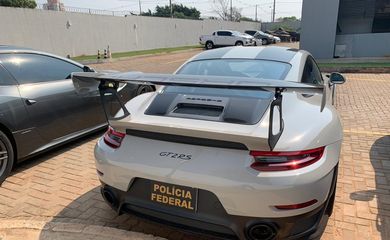 Operação da PF de combate ao contrabando de carro de luxo