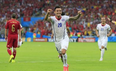 Chila vence a Espanha no Maracanã (Bernat Armangue/AP/Direitos Reservados)