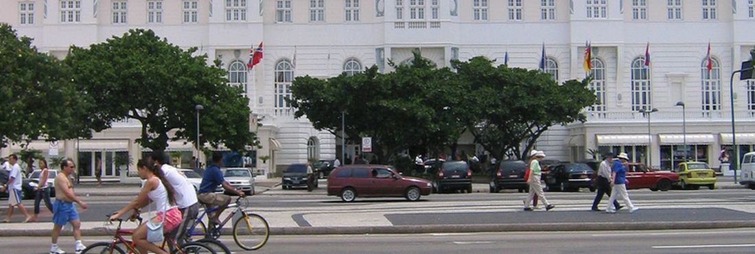 Hotel Copacabana Palace, onde foram encontrados alimentos vencidos e em decomposição