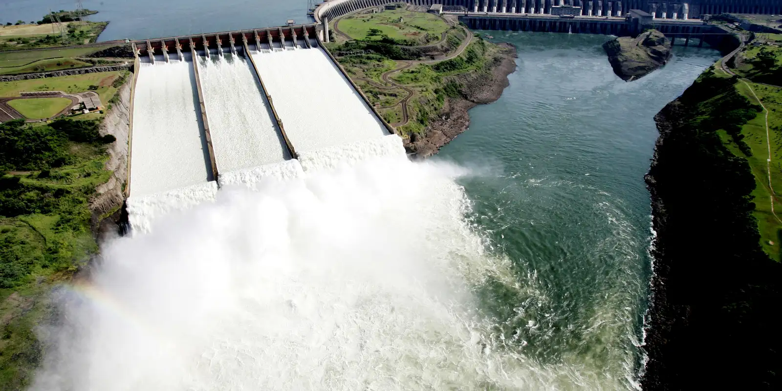 Itaipu completa 51 anos com foco em inovação energética Itaipu completa 51 anos com foco em inovação energética