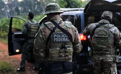 A Polícia Federal deflagrou na manhã desta quarta-feira, 04/12, uma operação para combater a ação de uma Organização Criminosa  que atuava no processo de extração ilegal de aroeira na região da Terra Indígena Sararé
