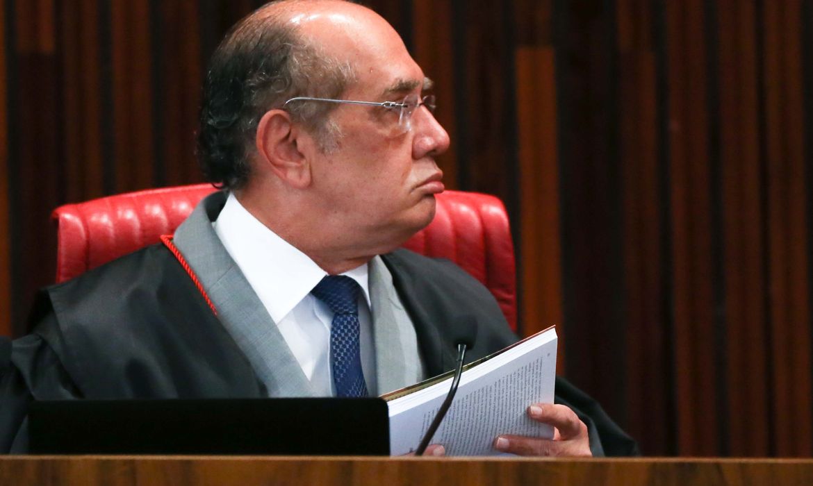 Brasília - O presidente do TSE, ministro Gilmar Mendes, na retomada do julgamento da ação em que o PSDB pede a cassação da chapa Dilma-Temer(José Cruz/Agência Brasil)