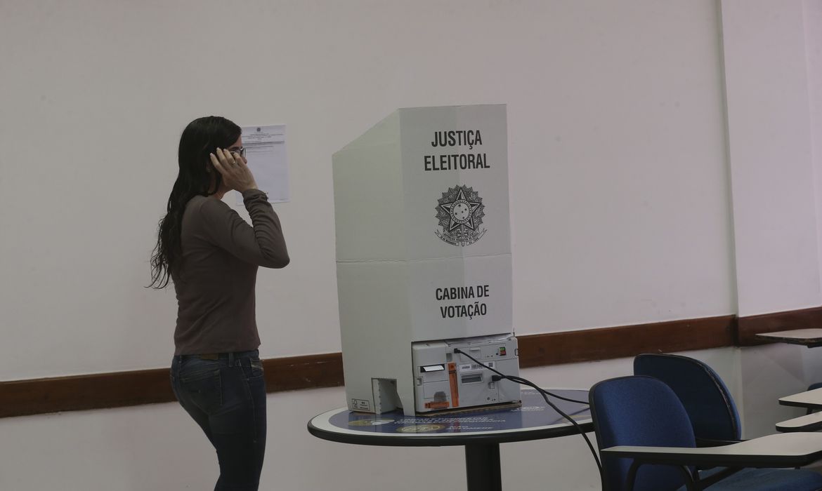 Fila de eleitores no segundo turno das Eleições 2022 em Brasília